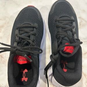 Under Armour Black and Red Athletic Shoes size 4.5. NWOT